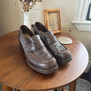 Vintage 90s platform loafers